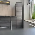 아파트 Leipziger Strasse - Modernes 3-schlafzimmer-apartment Mit Balkon Und Kostenfreien Stellplatz *