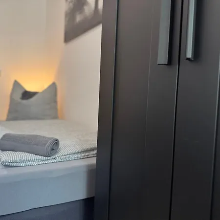 Leipziger Strasse - Modernes 3-schlafzimmer-apartment Mit Balkon Und Kostenfreien Stellplatz *
