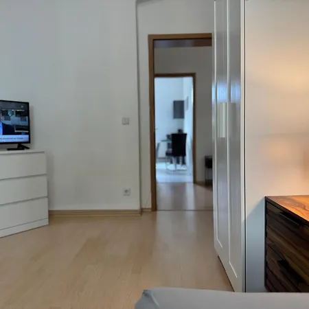 Leipziger Strasse - Modernes 3-schlafzimmer-apartment Mit Balkon Und Kostenfreien Stellplatz 아파트 *