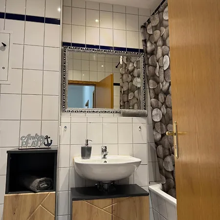 Leipziger Strasse - Modernes 3-schlafzimmer-apartment Mit Balkon Und Kostenfreien Stellplatz *