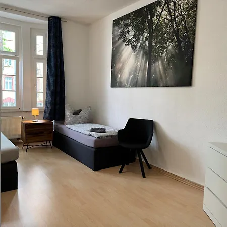 Leipziger Strasse - Modernes 3-schlafzimmer-apartment Mit Balkon Und Kostenfreien Stellplatz * ארפורט