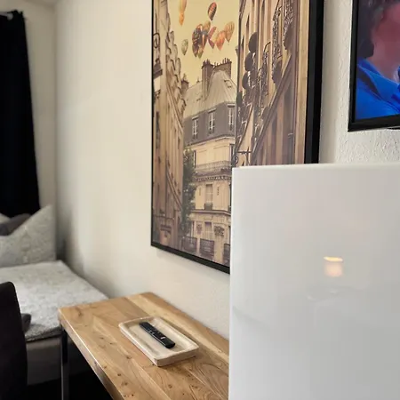 Leipziger Strasse - Modernes 3-schlafzimmer-apartment Mit Balkon Und Kostenfreien Stellplatz * ארפורט