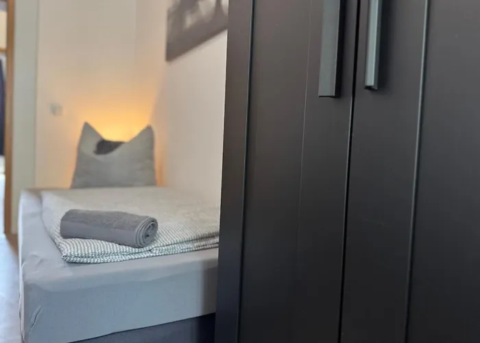 Leipziger Strasse - Modernes 3-schlafzimmer-apartment Mit Balkon Und Kostenfreien Stellplatz *