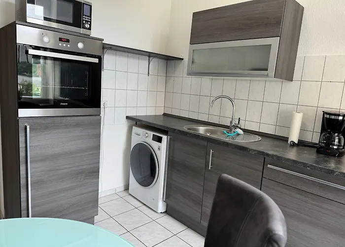 Leipziger Strasse - Modernes 3-schlafzimmer-apartment Mit Balkon Und Kostenfreien Stellplatz * Erfurt