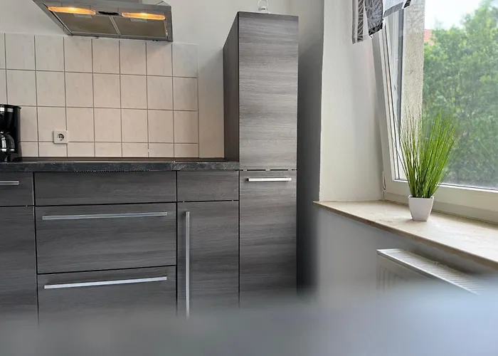 Apartman Leipziger Strasse - Modernes 3-schlafzimmer-apartment Mit Balkon Und Kostenfreien Stellplatz *