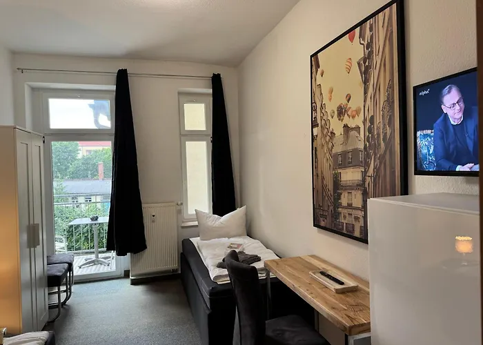 Apartman Leipziger Strasse - Modernes 3-schlafzimmer-apartment Mit Balkon Und Kostenfreien Stellplatz *
